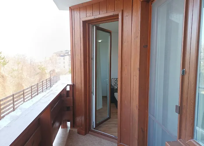 Апартаменты Detelina